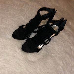 FRINGE BLACK HEEL SANDALS